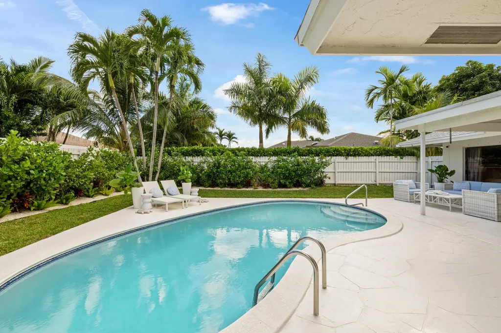 2512 SW 5th Street Boynton Beach FL 33435