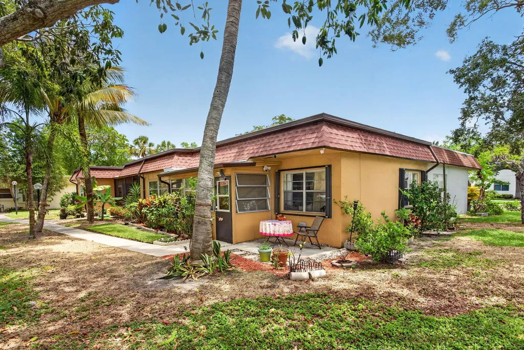 2002 SW Natura Boulevard Deerfield Beach FL 33441