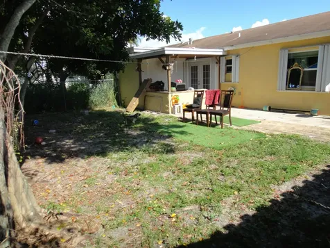 4876 Saratoga Road West Palm Beach FL 33415