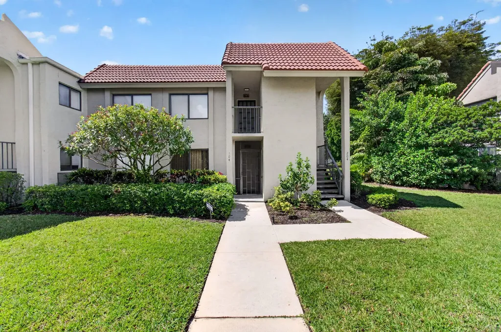 5561 Fairway Park Drive Boynton Beach FL 33437
