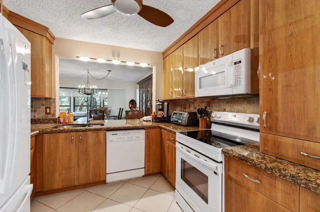 5561 Fairway Park Drive Boynton Beach FL 33437