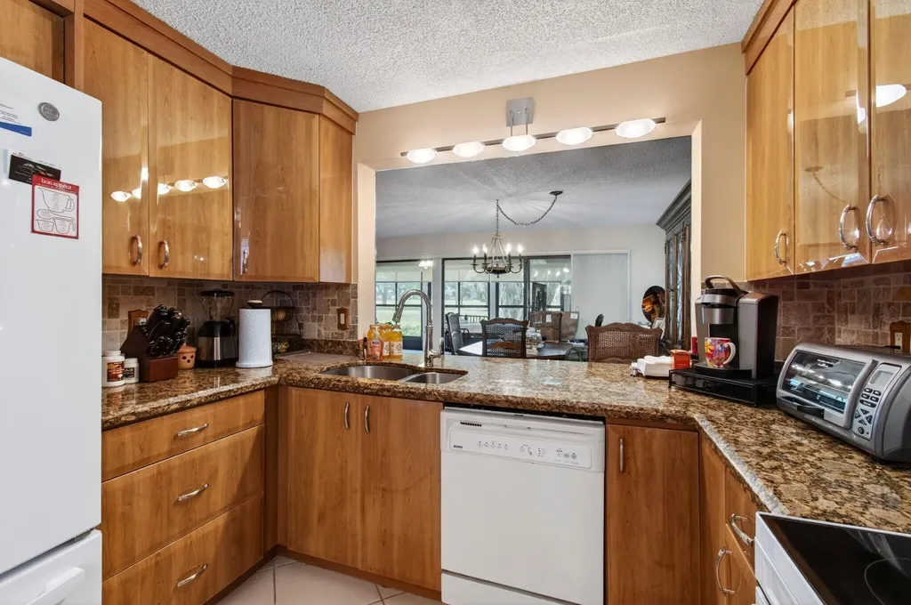 5561 Fairway Park Drive Boynton Beach FL 33437