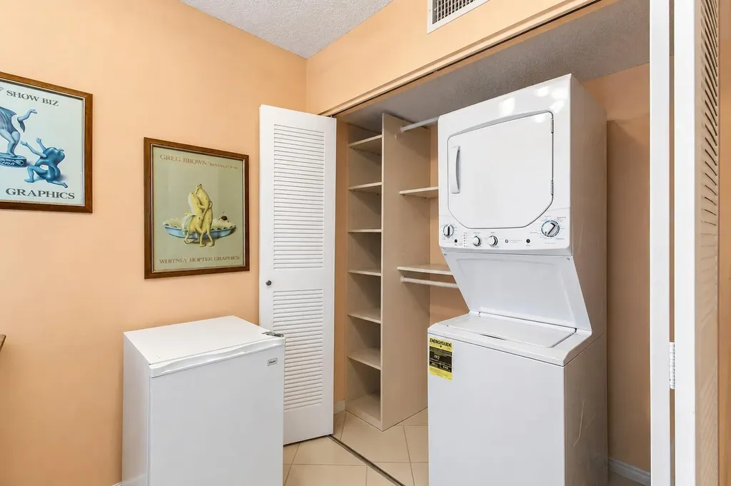 5561 Fairway Park Drive Boynton Beach FL 33437