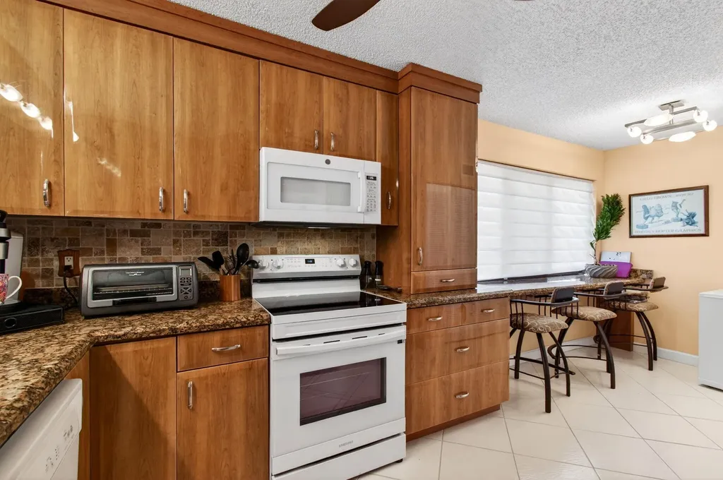 5561 Fairway Park Drive Boynton Beach FL 33437