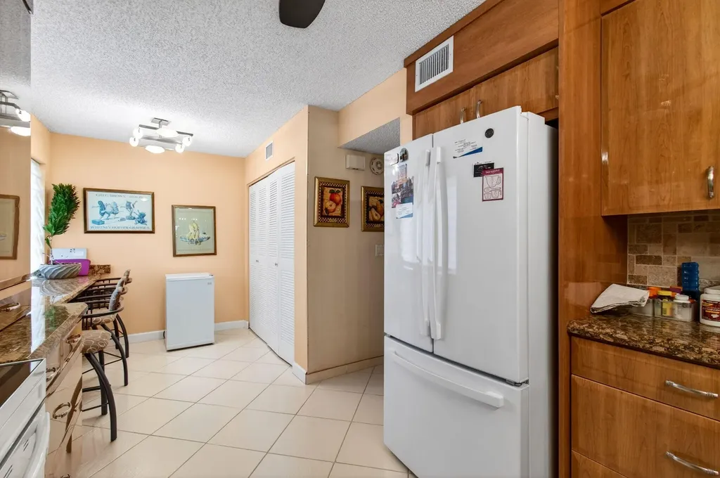 5561 Fairway Park Drive Boynton Beach FL 33437