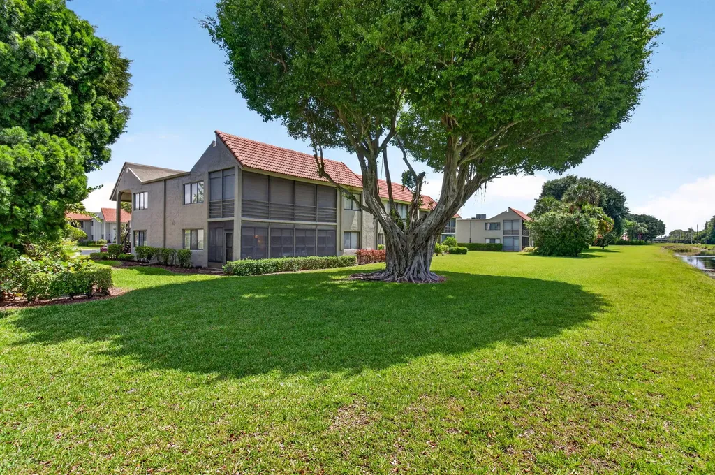 5561 Fairway Park Drive Boynton Beach FL 33437