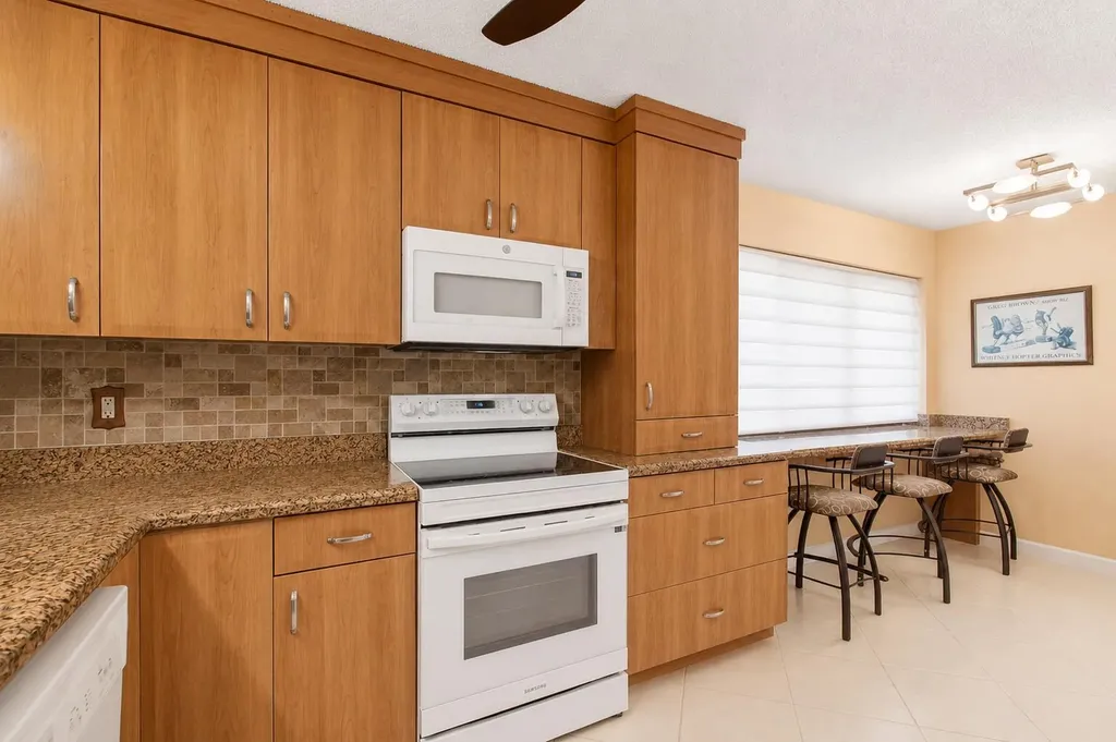 5561 Fairway Park Drive Boynton Beach FL 33437
