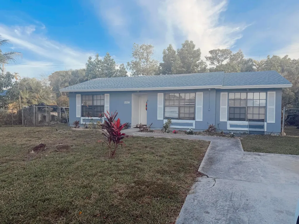 5437 Greenwood Drive Delray Beach FL 33484