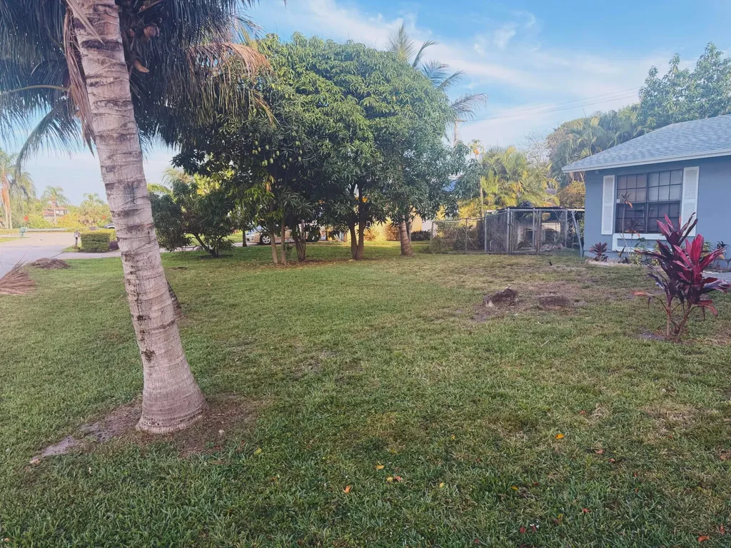 5437 Greenwood Drive Delray Beach FL 33484
