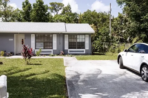 5437 Greenwood Drive Delray Beach FL 33484