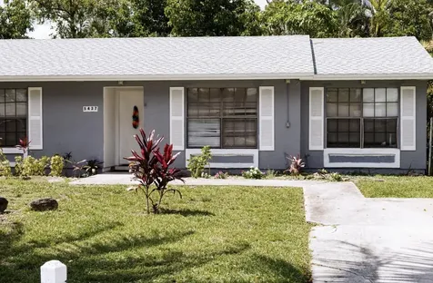 5437 Greenwood Drive Delray Beach FL 33484