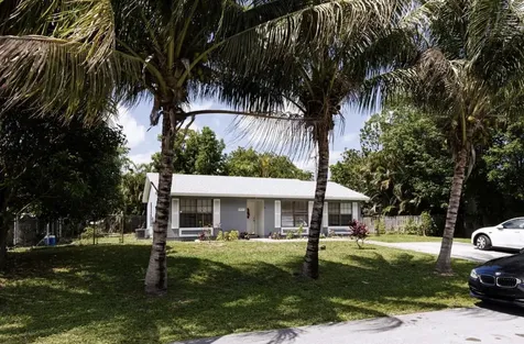 5437 Greenwood Drive Delray Beach FL 33484