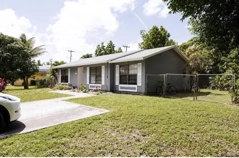 5437 Greenwood Drive Delray Beach FL 33484
