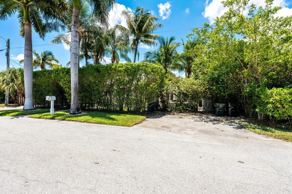 255 NE 12th Street Delray Beach FL 33444