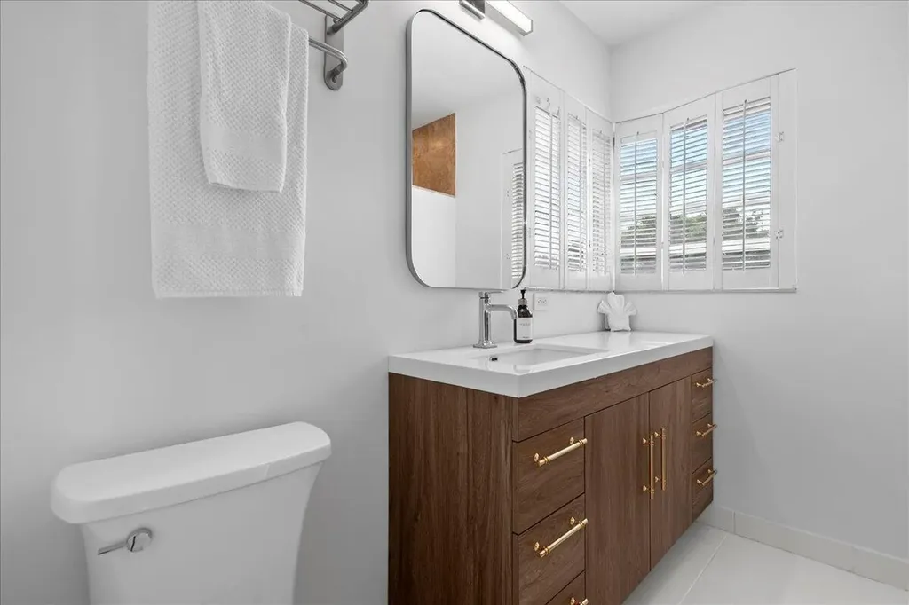 2412 N Lakeside Drive Lake Worth Beach FL 33460