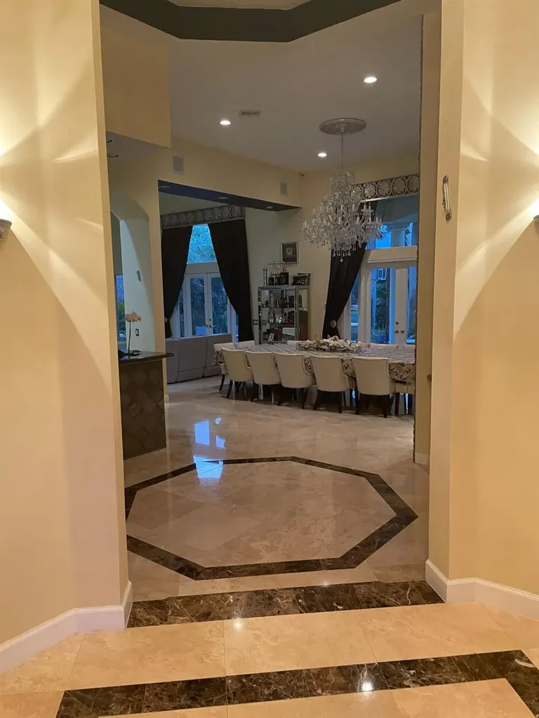 5532 Estate Oak Circle Hollywood FL 33312