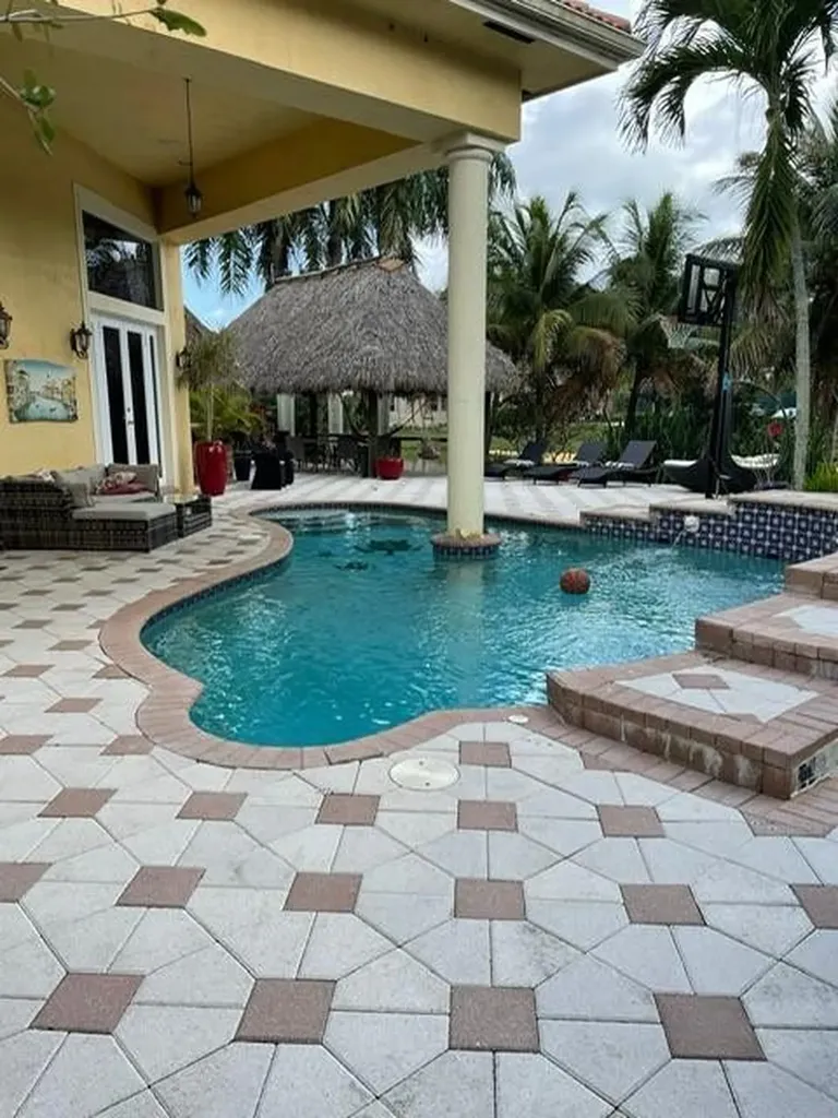 5532 Estate Oak Circle Hollywood FL 33312