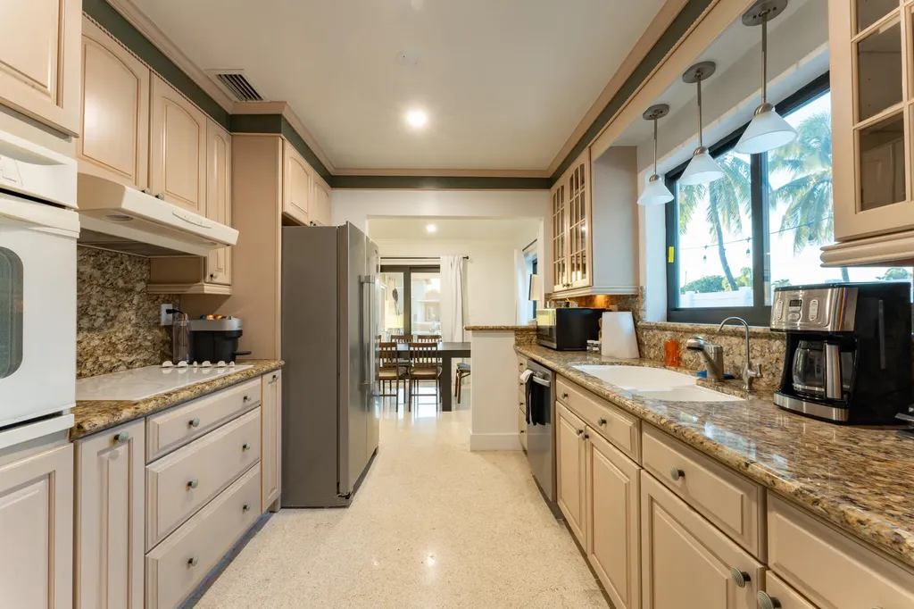 731 SE 5th Avenue Pompano Beach FL 33060