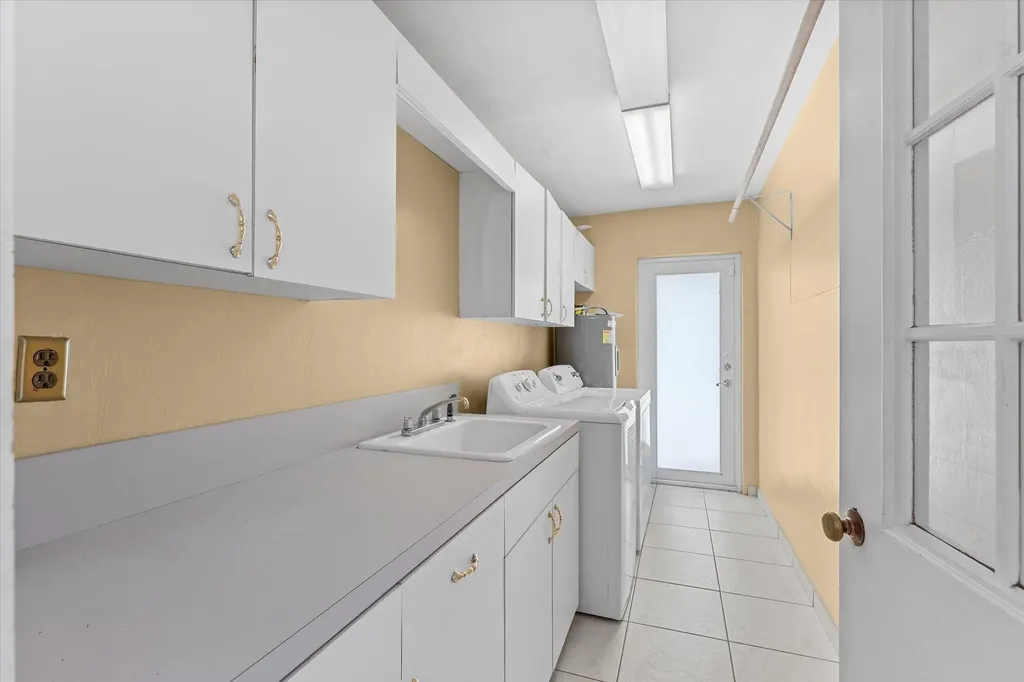 2141 NE 29th Street Lighthouse Point FL 33064