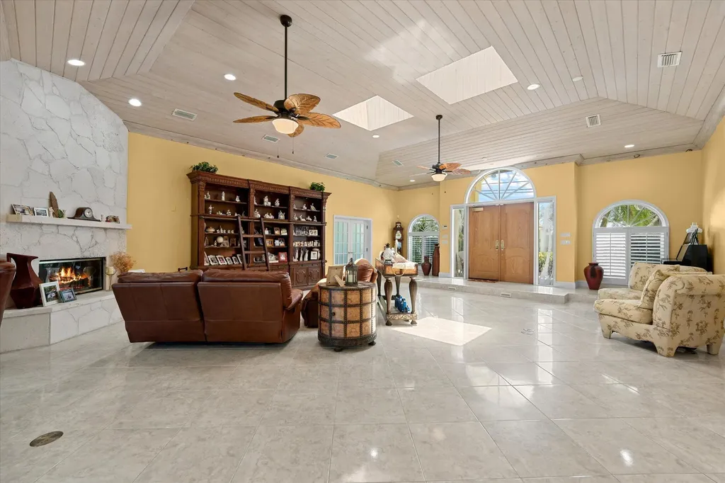 2141 NE 29th Street Lighthouse Point FL 33064