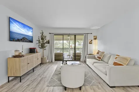 629 Sea Pine Way Greenacres FL 33415