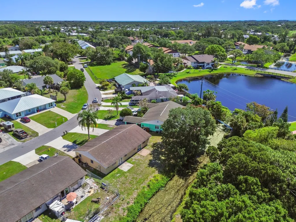 4548- 4550 SE Salvatori Road Stuart FL 34997