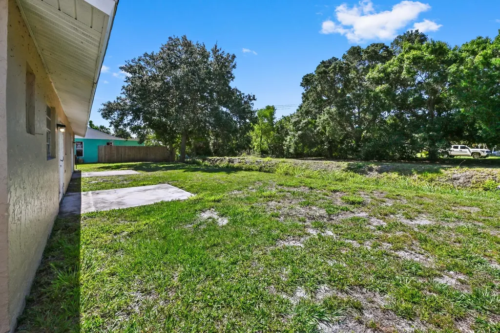 4548- 4550 SE Salvatori Road Stuart FL 34997
