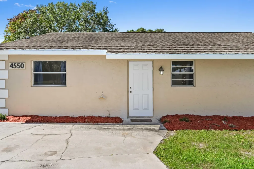 4548- 4550 SE Salvatori Road Stuart FL 34997