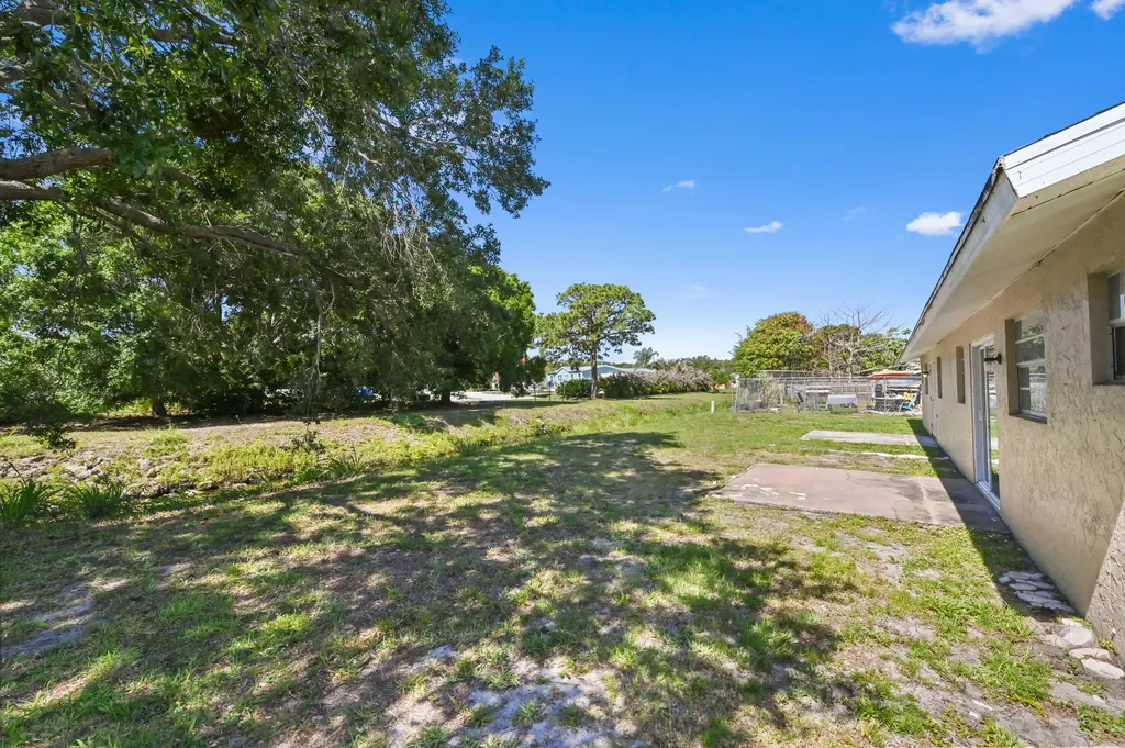4548- 4550 SE Salvatori Road Stuart FL 34997