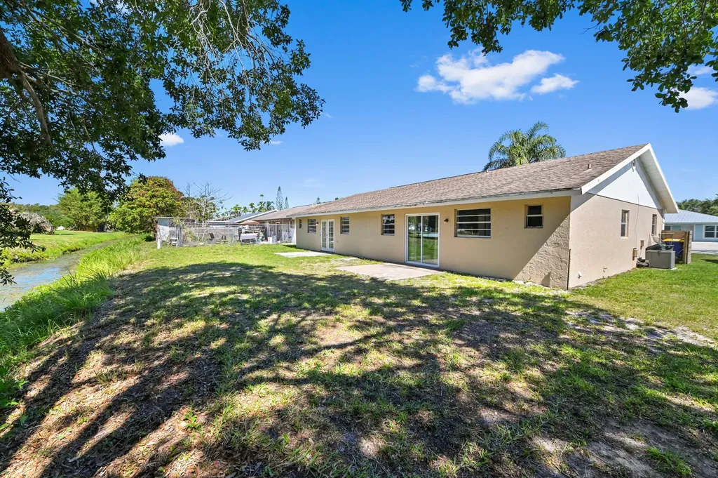 4548- 4550 SE Salvatori Road Stuart FL 34997