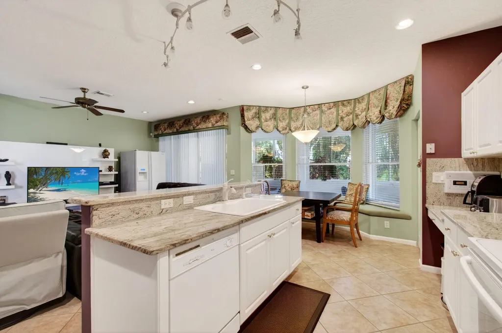 6453 Emerald Breeze Way Boynton Beach FL 33437