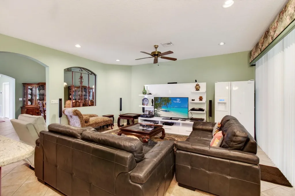 6453 Emerald Breeze Way Boynton Beach FL 33437