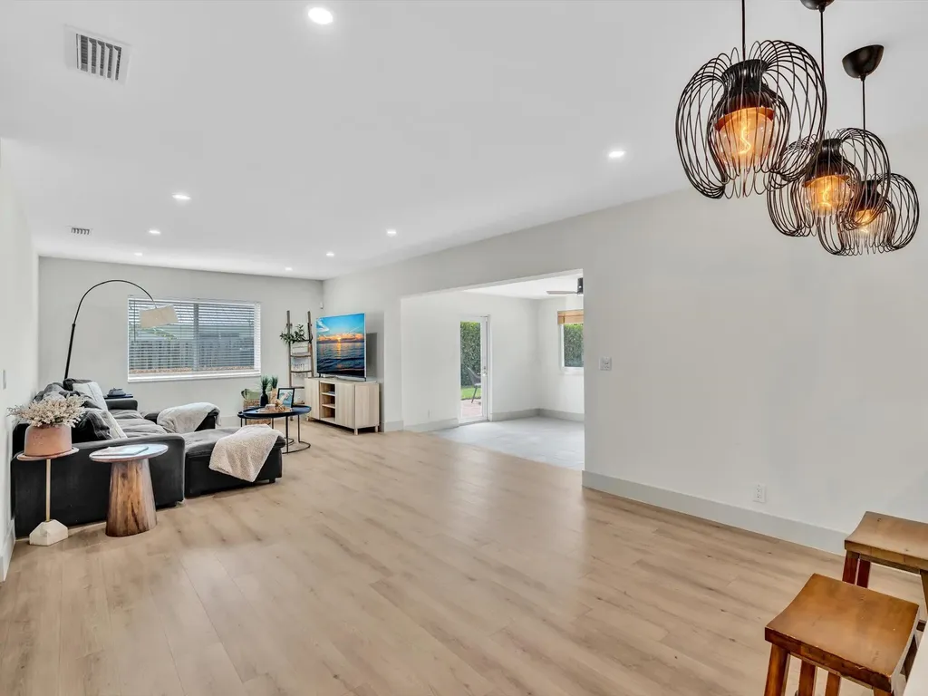 3904 Lowson Boulevard Delray Beach FL 33445