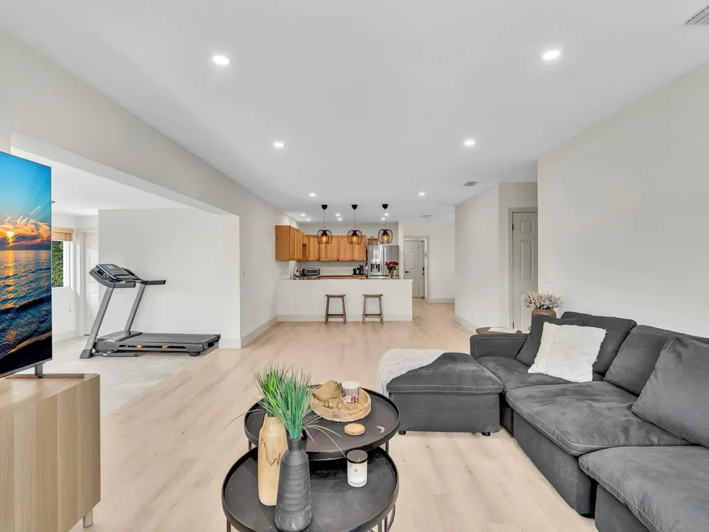3904 Lowson Boulevard Delray Beach FL 33445