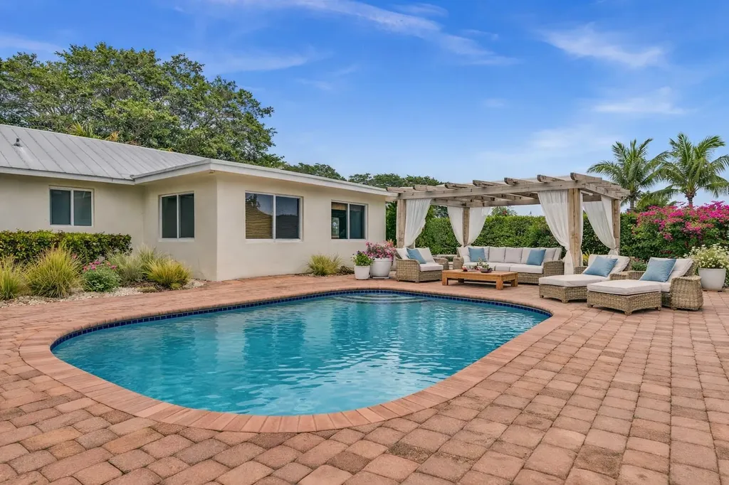 3904 Lowson Boulevard Delray Beach FL 33445