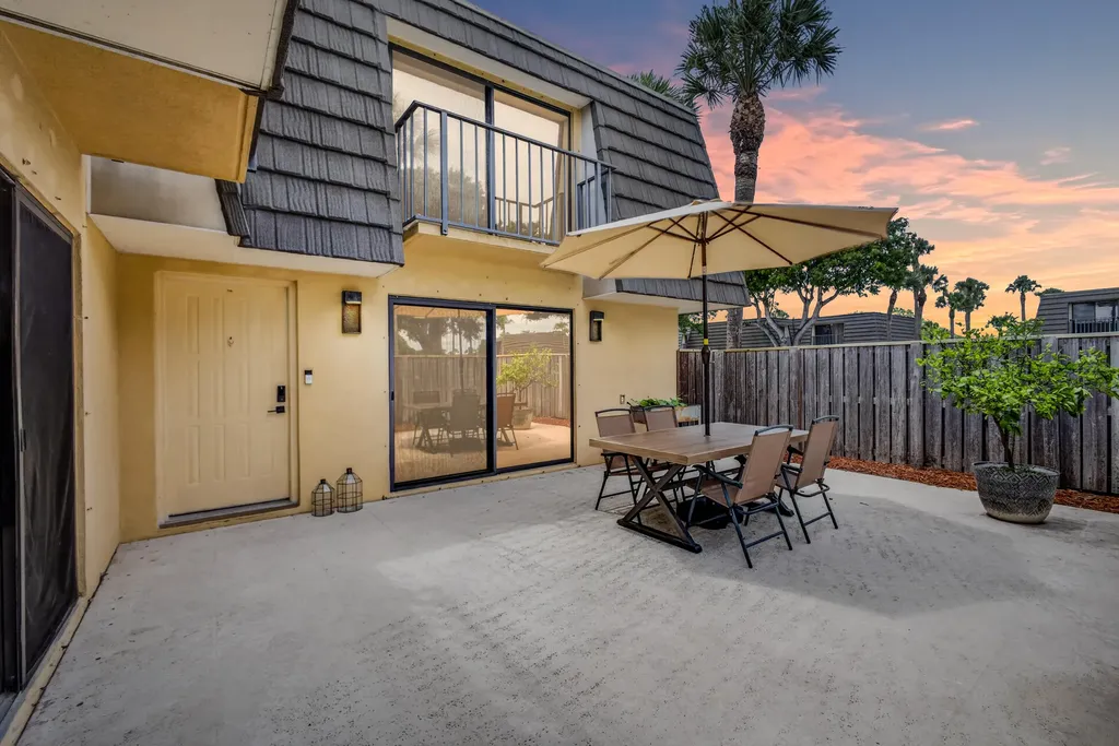 801 8th Way West Palm Beach FL 33407