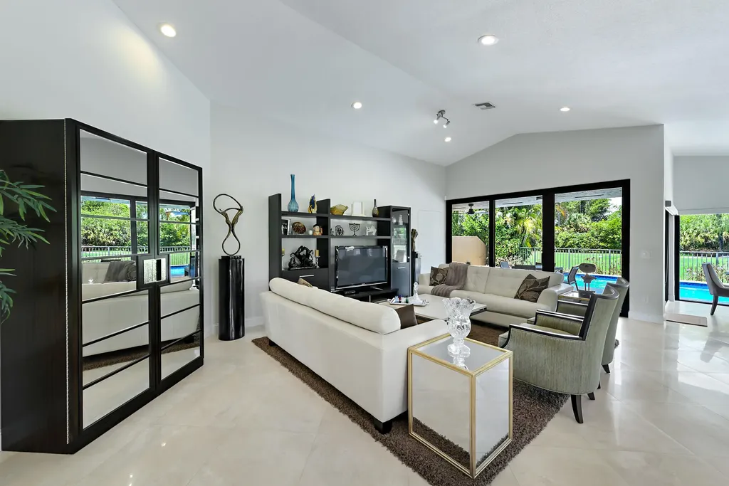 11204 Cloverleaf Circle Boca Raton FL 33428