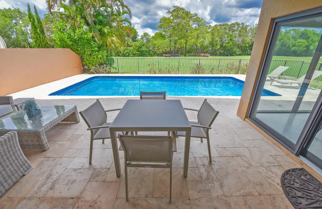 11204 Cloverleaf Circle Boca Raton FL 33428