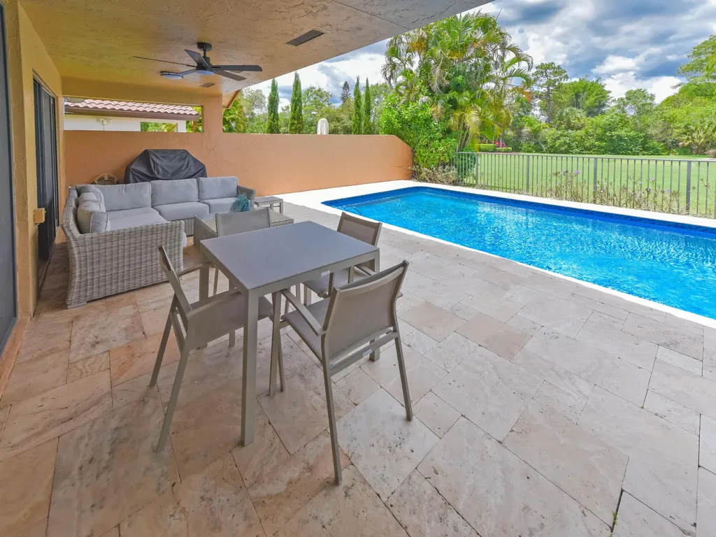 11204 Cloverleaf Circle Boca Raton FL 33428