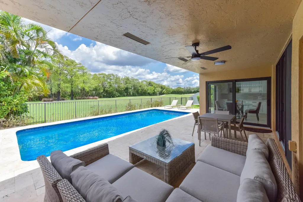 11204 Cloverleaf Circle Boca Raton FL 33428