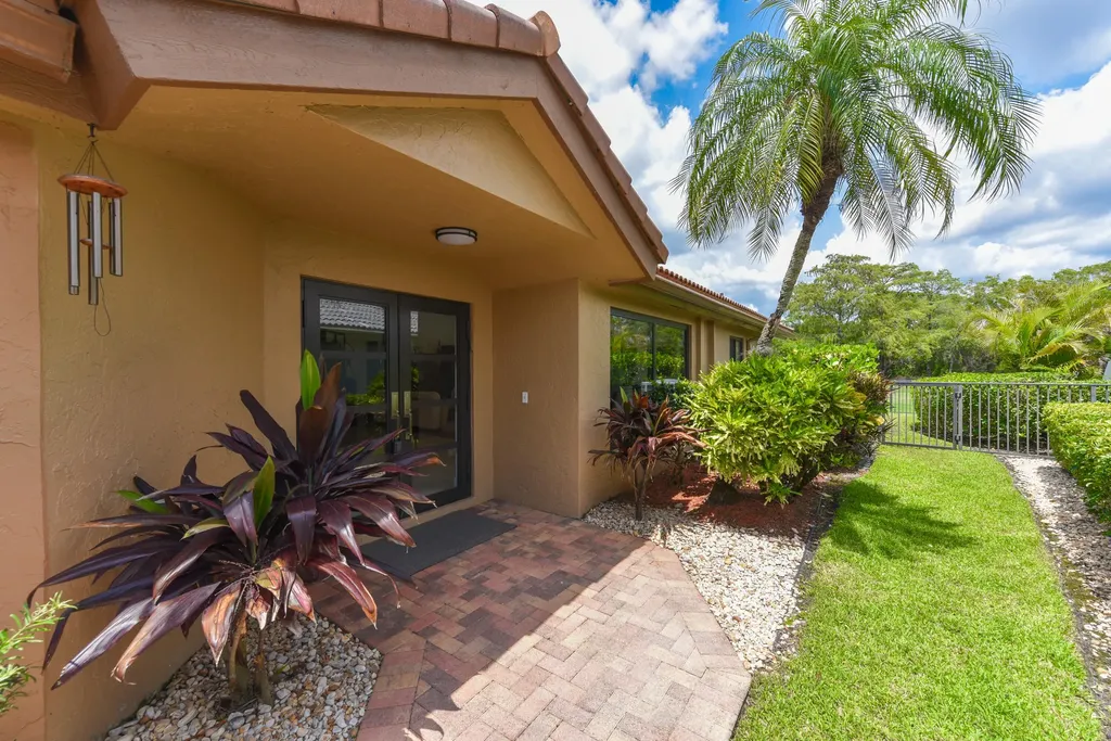 11204 Cloverleaf Circle Boca Raton FL 33428