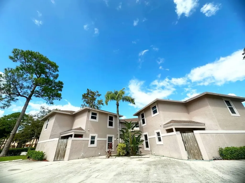 1033 Goldenrod Road Wellington FL 33414