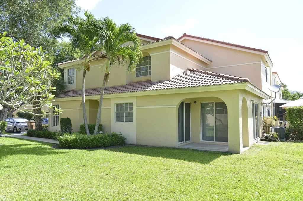 3344 Deer Creek Alba Circle Deerfield Beach FL 33442