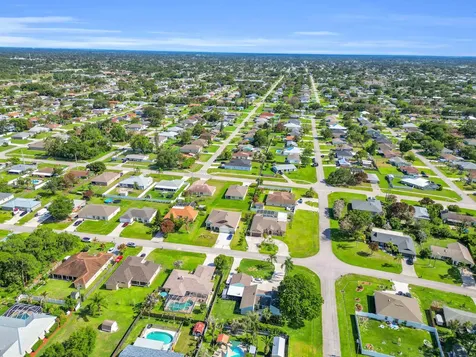 481 NW Riverside Drive Port St Lucie FL 34983