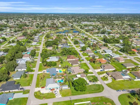 481 NW Riverside Drive Port St Lucie FL 34983