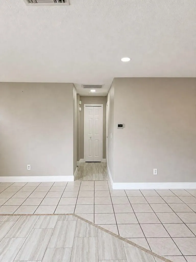 1707 E Ironwood Court Court E Oldsmar FL 34677