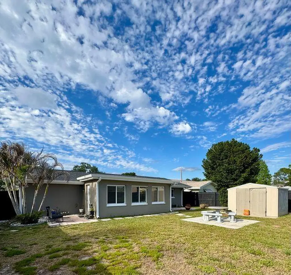 1707 E Ironwood Court Court E Oldsmar FL 34677