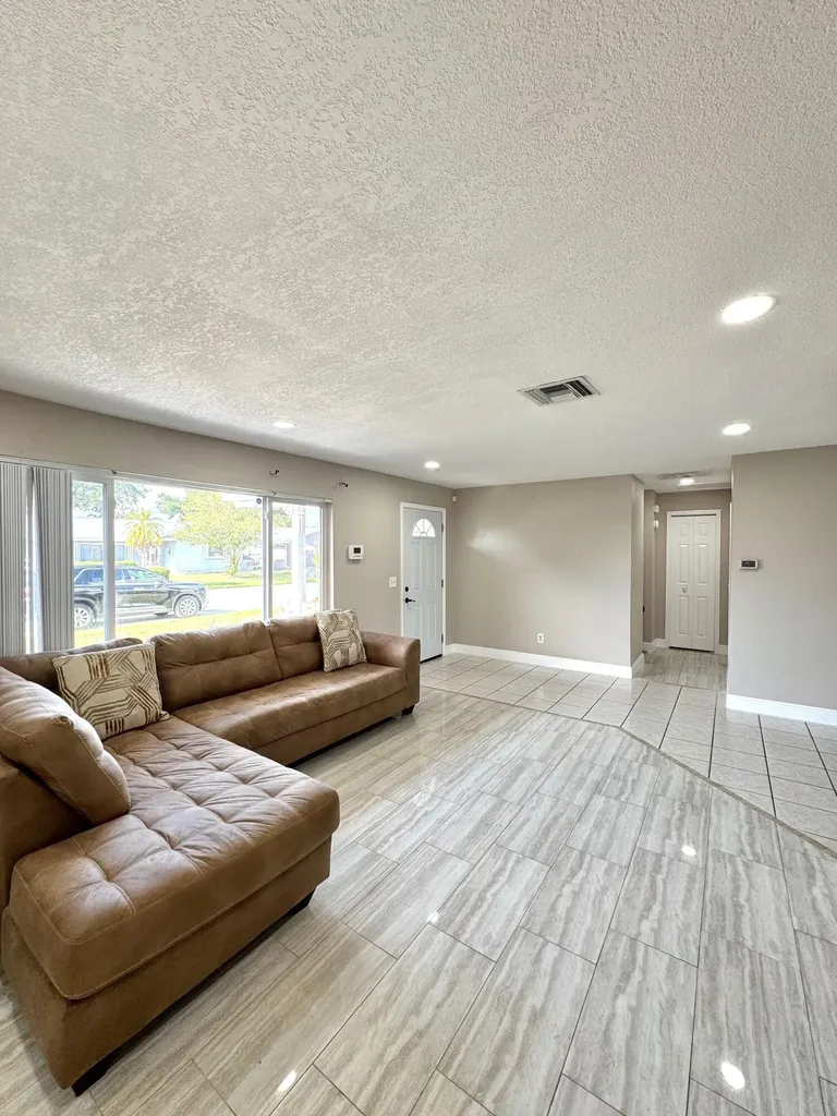 1707 E Ironwood Court Court E Oldsmar FL 34677