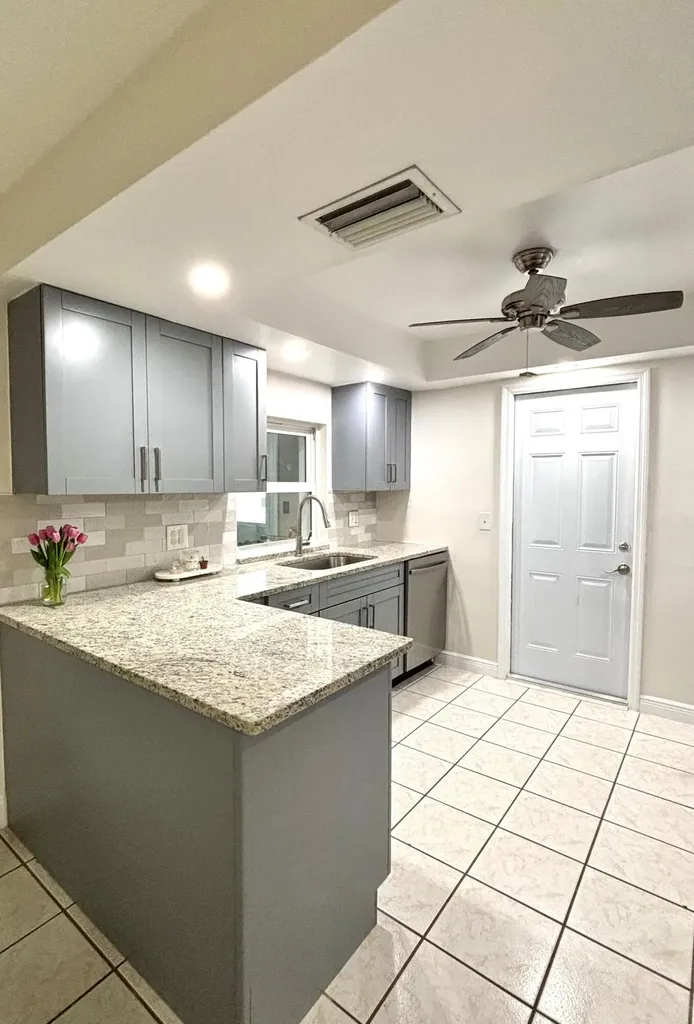 1707 E Ironwood Court Court E Oldsmar FL 34677