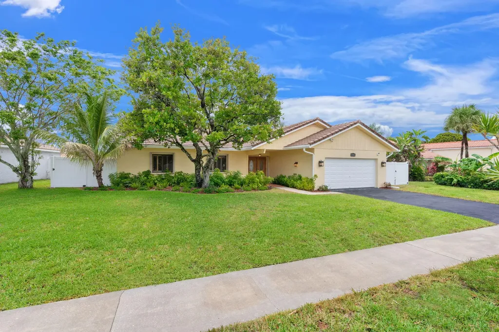 21111 N Escondido Way N Boca Raton FL 33433